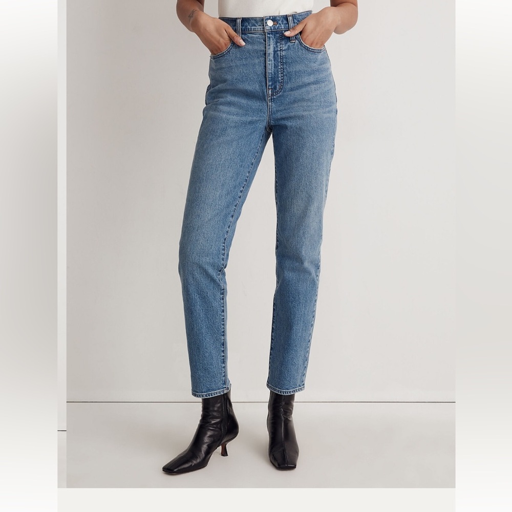 Madewell The Mom Jeans in Basley Wash Size 28